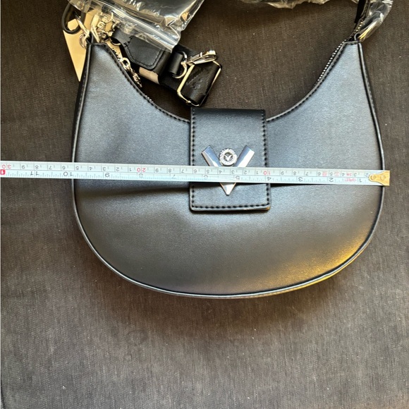 Valentina Black Shoulder Bag with Chunky Chain Strap and Curved Shape - Picture 10 of 13